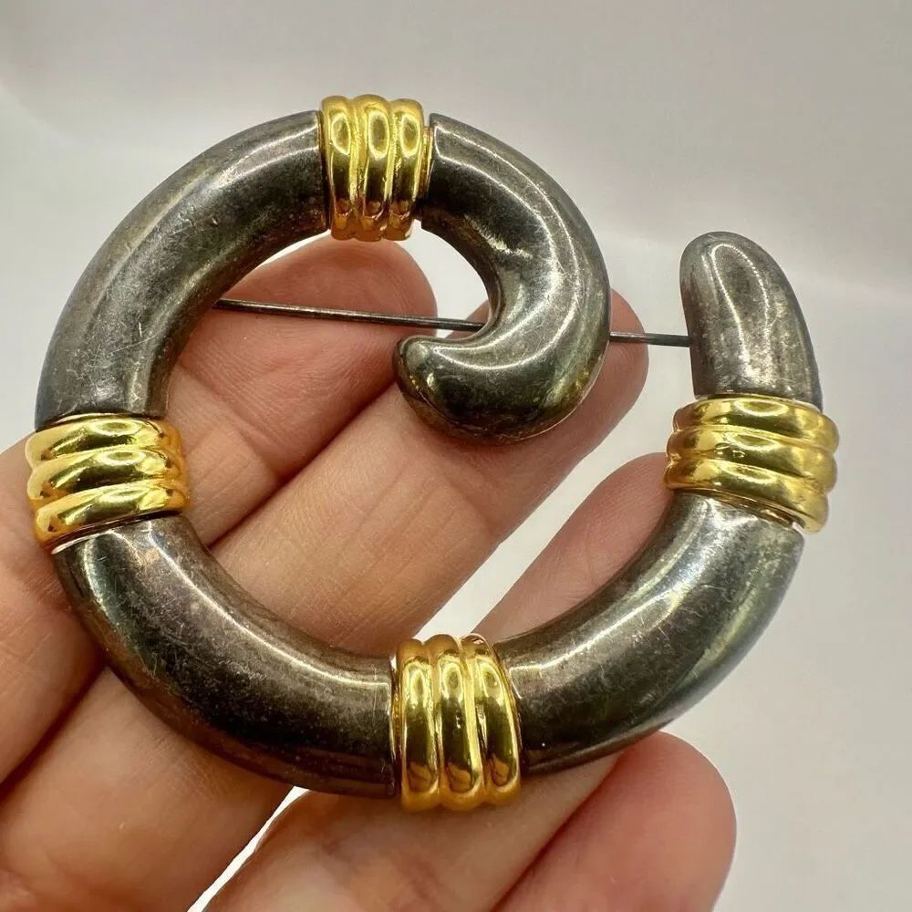 Lisa Gruver grey and gold swirl brooch